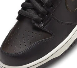 Nike SB Dunk High OG QS - Black/Black-Metallic Gold -Men Clothing Shop Nike SB Dunk High OG QS Black Black Metallic Gold 3